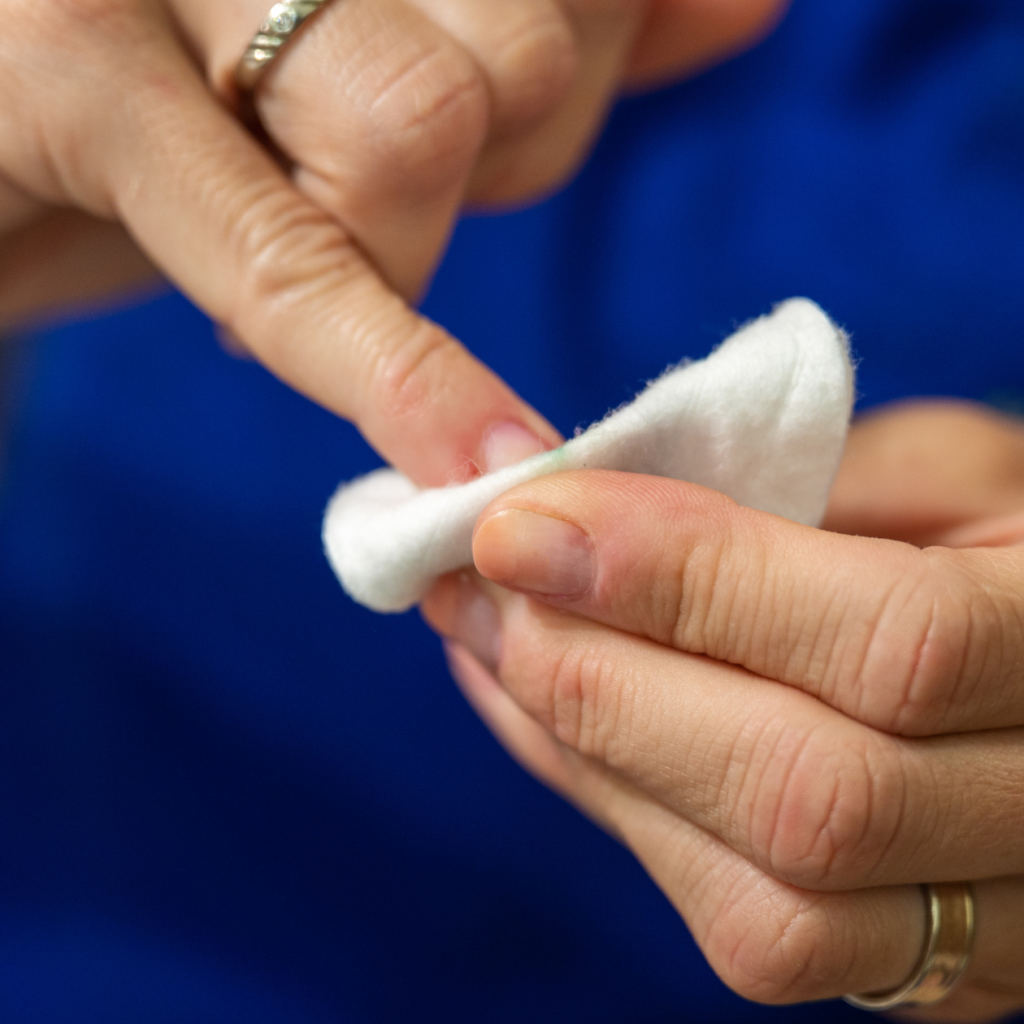 How to Choose the Best Nail Polish Remover Wipes for Your Nails
